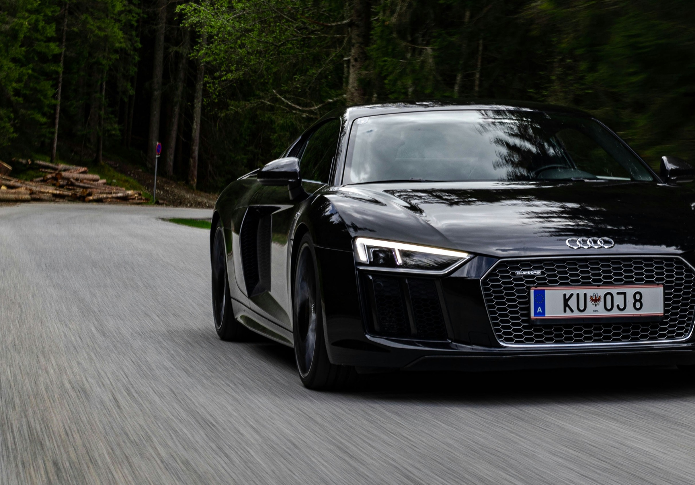 Content 11_content_image_1766493631553726535.jpg Receptionist | DMC Automotive