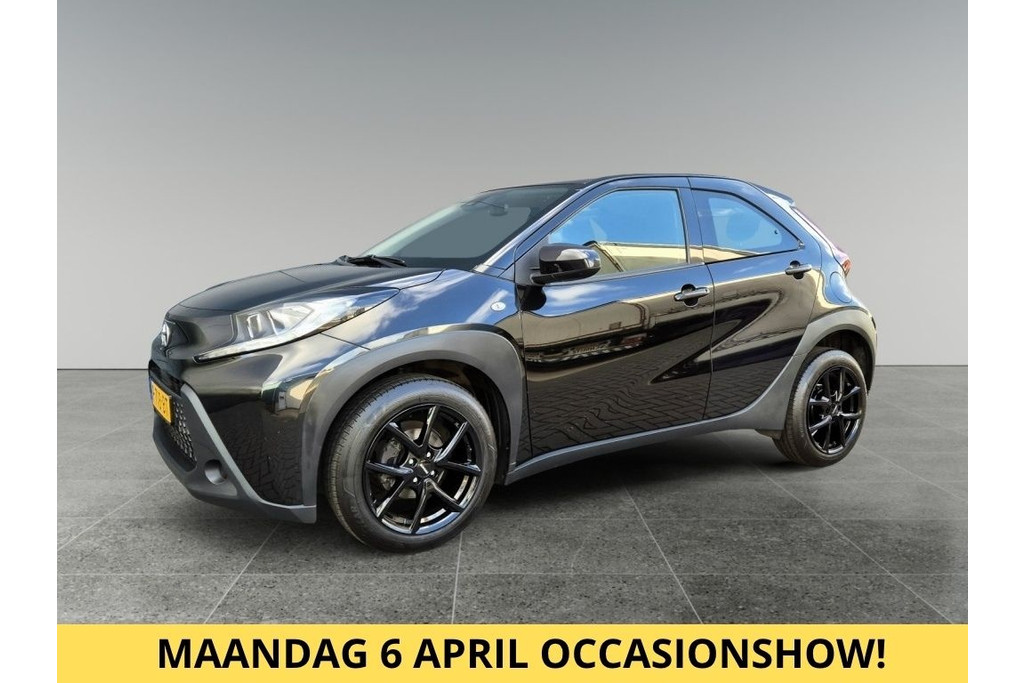 Toyota Aygo X 1.0 VVT-i MT Play |Camera |Lane assist |ACC |17 inch |Airco 52166153-0.jpg | DMC Automotive