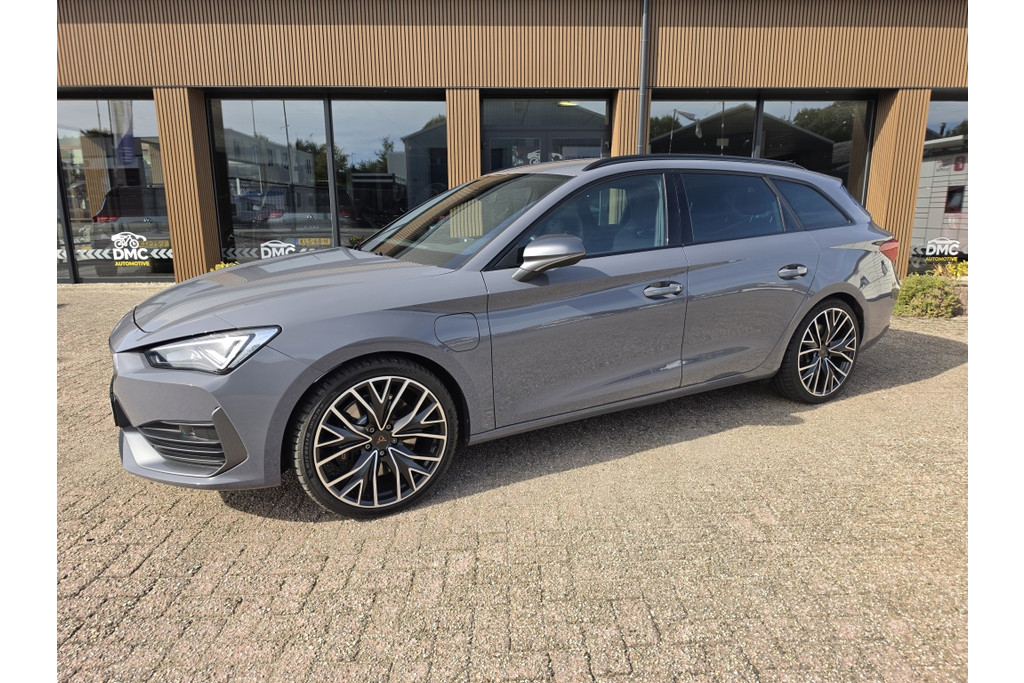 CUPRA Leon Sportstourer VZ e-Hybrid 57163606-0.jpg | DMC Automotive