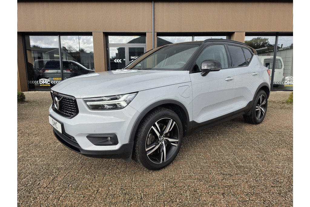 Volvo XC40 R Design Recharge Plug-In Hybrid 57525251-0.jpg | DMC Automotive