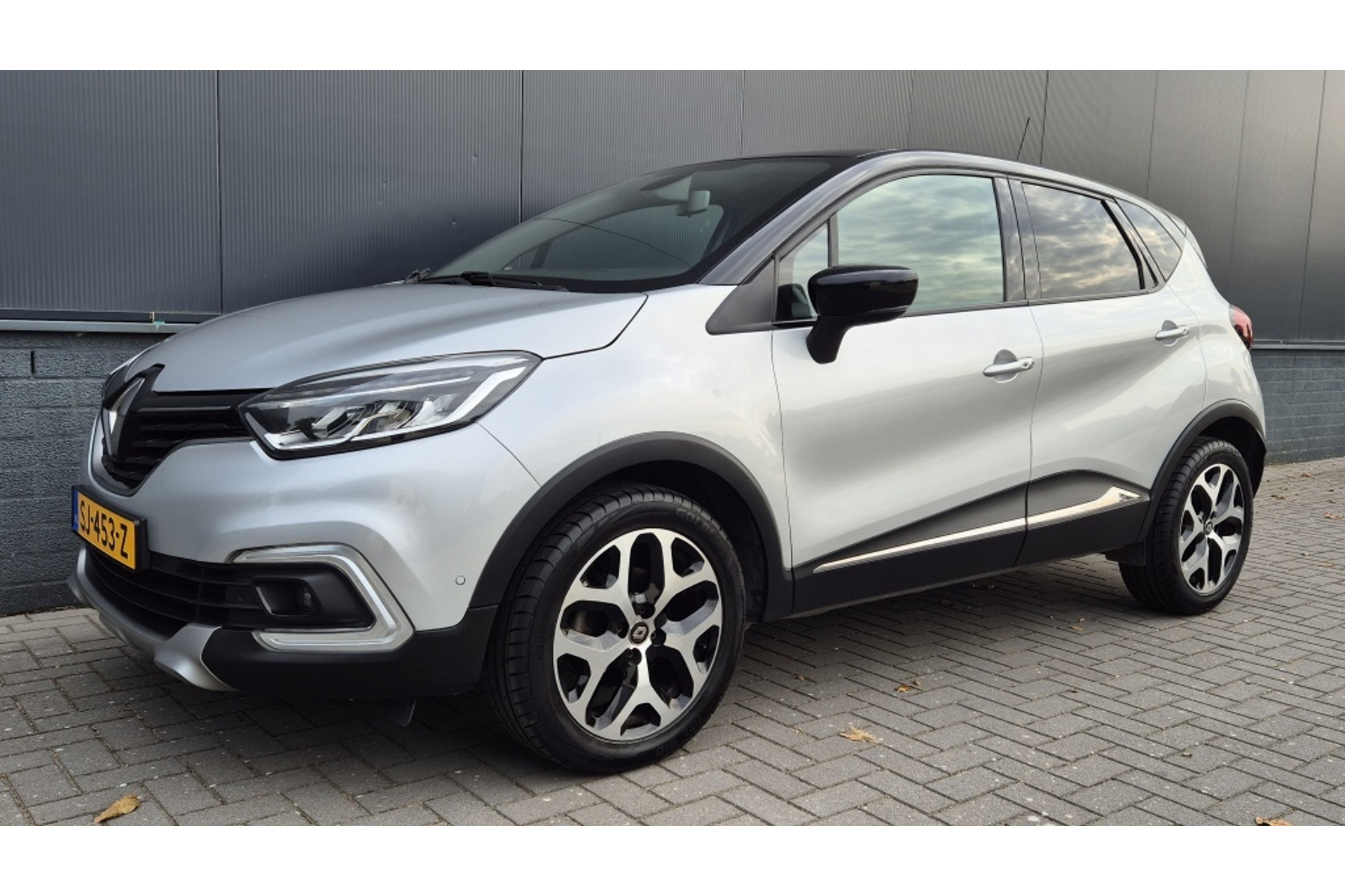 Renault Captur 1.2 TCe Intens | Led | Automaat | cruise | Airco | Camera | Nap 49648776-0.jpg | DMC Automotive
