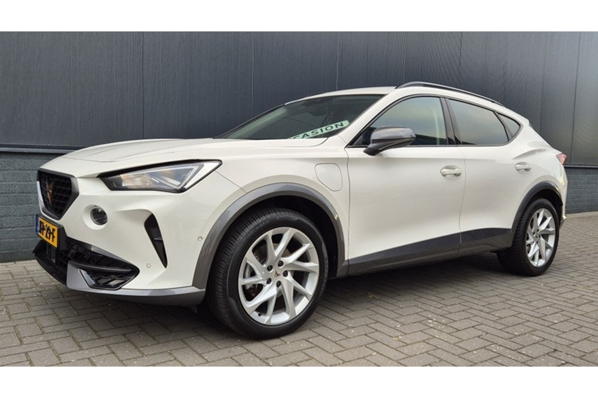 CUPRA Formentor 1.4 e-Hybrid Business | Led | Navi | Cimat | PDC | 50726738-0.jpg | DMC Automotive