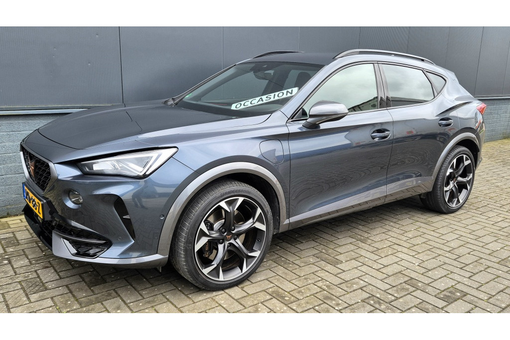 CUPRA Formentor 1.4 e-Hyb VZ Perf | Camera | Key-less | Navi | Led | 19 inch | 51701530-0.jpg | DMC Automotive