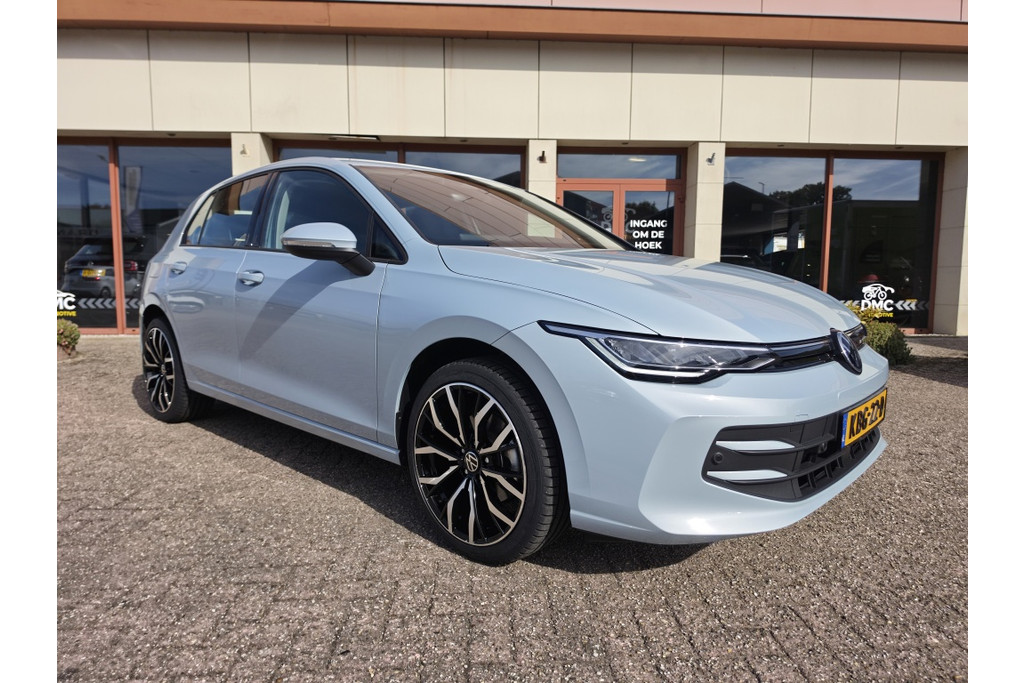 Volkswagen Golf 1.5 eTSI Life Edition | Mild Hybrid | Navi | Dealerstaat 52623851-0.jpg | DMC Automotive