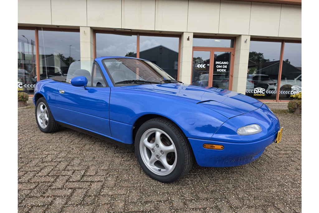 Mazda MX-5 MIATA 1.6 | Hardtop | Airco | Kofferrek | Softtop 53662153-0.jpg | DMC Automotive